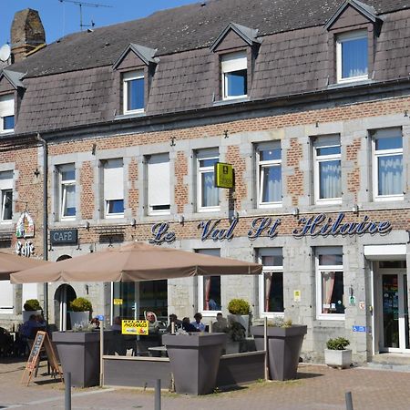Hotel Val Saint Hilaire Givet Esterno foto