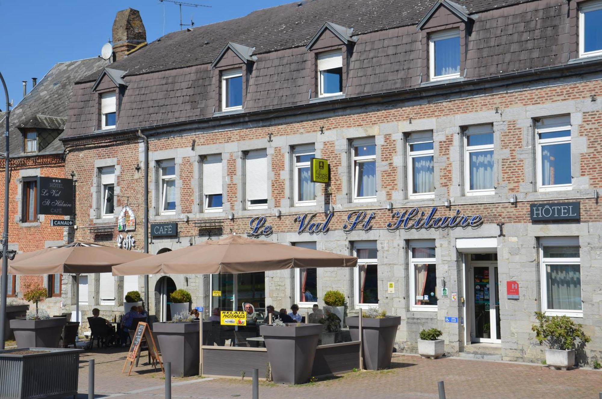 Hotel Val Saint Hilaire Givet Esterno foto