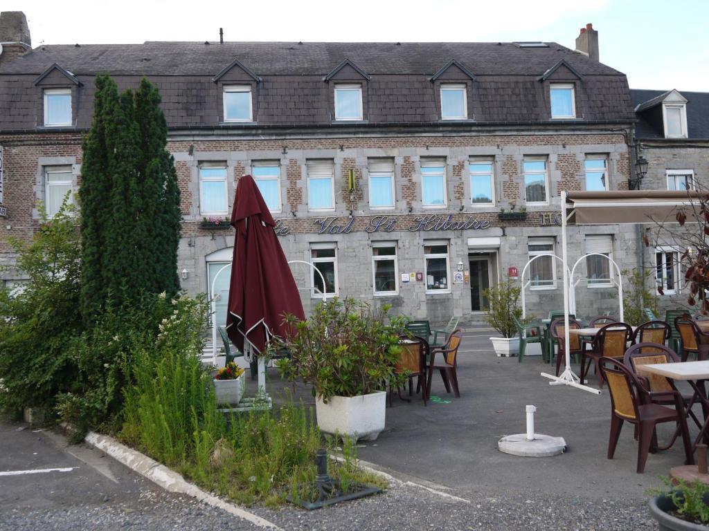 Hotel Val Saint Hilaire Givet Esterno foto